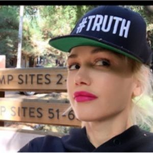 Gwen Stefani #Truth Snapback black white embroidery